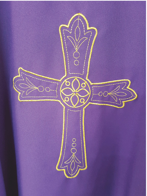 Casula sacerdotale ricamata con croce