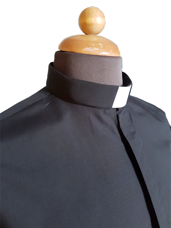 Camicia collo clergy di colore nero